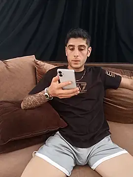 Snapshot of arenn1997 chatting on October 2025 12:03:01 PM arenn1997 online show from October 2025 12:03:01 PM