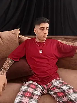 Snapshot of arenn1997 chatting on October 2025 12:36:02 PM arenn1997 online show from October 2025 12:36:02 PM