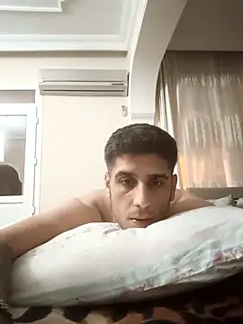 Snapshot of arenn1997 chatting on October 2025 12:33:02 AM arenn1997 online show from October 2025 12:33:02 AM