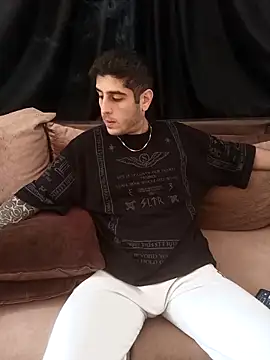 Snapshot of arenn1997 chatting on November 2025 12:05:02 PM arenn1997 online show from November 2025 12:05:02 PM