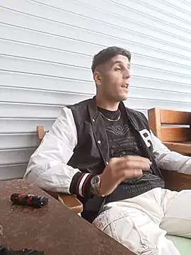 Snapshot of arenn1997 chatting on November 2025 02:17:01 PM arenn1997 online show from November 2025 02:17:01 PM