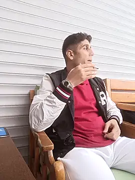 Snapshot of arenn1997 chatting on November 2025 01:33:02 PM arenn1997 online show from November 2025 01:33:02 PM