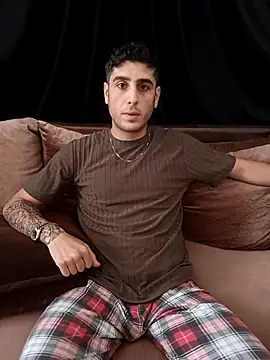 Snapshot of arenn1997 chatting on November 2025 12:02:02 PM arenn1997 online show from November 2025 12:02:02 PM