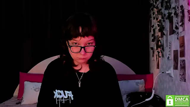 dreamgirllovee online show from September 2025 03:33:02 AM