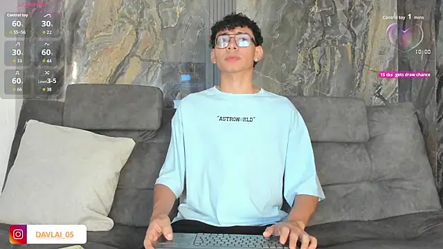 Snapshot of Daviid_laidd chatting on November 2025 09:37:01 PM Daviid laidd online show from November 2025 09:37:01 PM