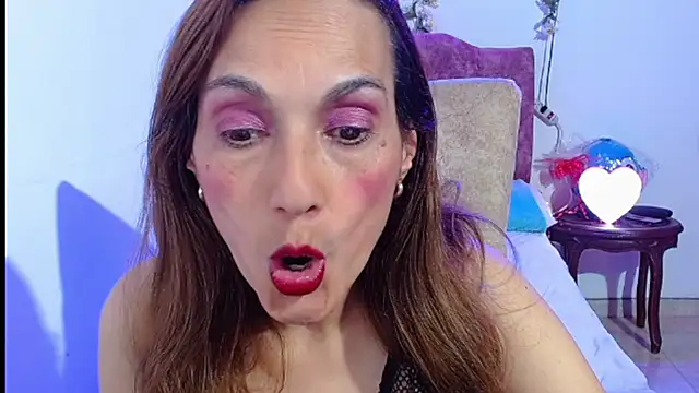 Snapshot of italagomez_ chatting on November 2025 11:49:02 PM italagomez online show from November 2025 11:49:02 PM