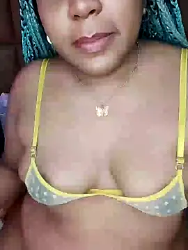 Snapshot of ELLA_KELLY chatting on January 2025 03:24:01 PM ELLA KELLY online show from January 2025 03:24:01 PM