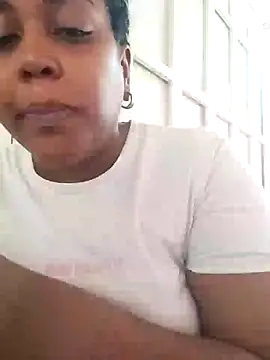 Snapshot of ELLA_KELLY chatting on January 2025 11:56:01 AM ELLA KELLY online show from January 2025 11:56:01 AM