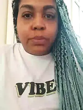 Snapshot of ELLA_KELLY chatting on January 2025 12:05:02 PM ELLA KELLY online show from January 2025 12:05:02 PM