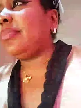 Snapshot of ELLA_KELLY chatting on February 2025 05:51:02 PM ELLA KELLY online show from February 2025 05:51:02 PM