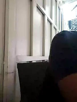 Snapshot of ELLA_KELLY chatting on February 2025 12:05:02 PM ELLA KELLY online show from February 2025 12:05:02 PM