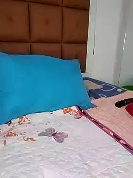 Snapshot of ELLA_KELLY chatting on February 2025 03:08:01 PM ELLA KELLY online show from February 2025 03:08:01 PM