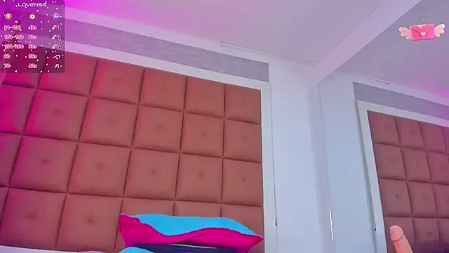 Snapshot of ELLA_KELLY chatting on February 2025 05:37:01 PM ELLA KELLY online show from February 2025 05:37:01 PM