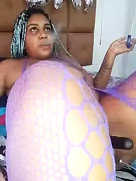 Snapshot of ELLA_KELLY chatting on February 2025 03:05:02 PM ELLA KELLY online show from February 2025 03:05:02 PM