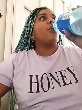 Snapshot of ELLA_KELLY chatting on March 2025 12:00:01 PM ELLA KELLY online show from March 2025 12:00:01 PM