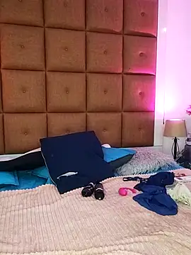 Snapshot of ELLA_KELLY chatting on October 2025 12:01:02 PM ELLA KELLY online show from October 2025 12:01:02 PM