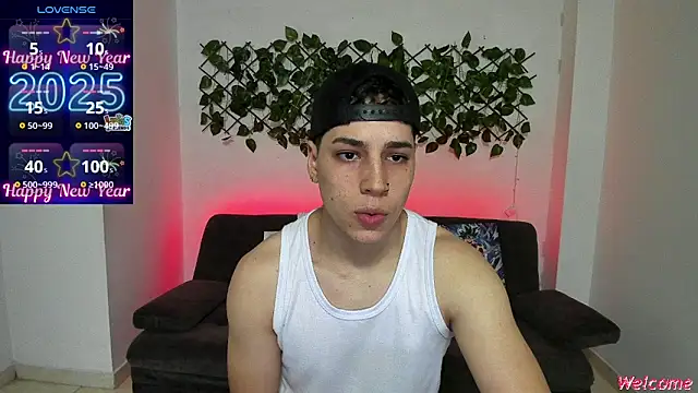 Snapshot of jonathanjoestar_ chatting on January 2025 08:02:01 PM jonathanjoestar online show from January 2025 08:02:01 PM