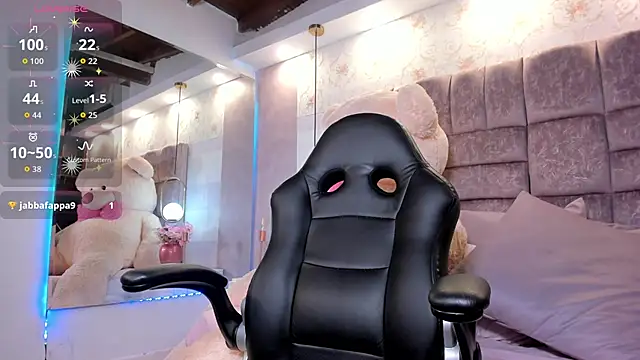 Snapshot of amina_west chatting on October 2025 03:58:02 AM amina west online show from October 2025 03:58:02 AM