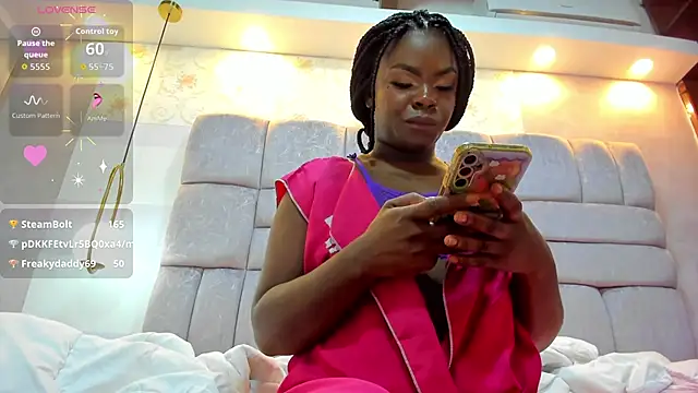 Snapshot of amina_west chatting on October 2025 12:03:01 PM amina west online show from October 2025 12:03:01 PM