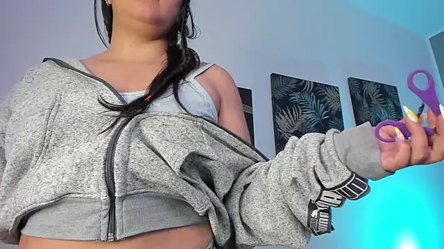 Kathia Morelli online show from October 2025 12:00:02 PM