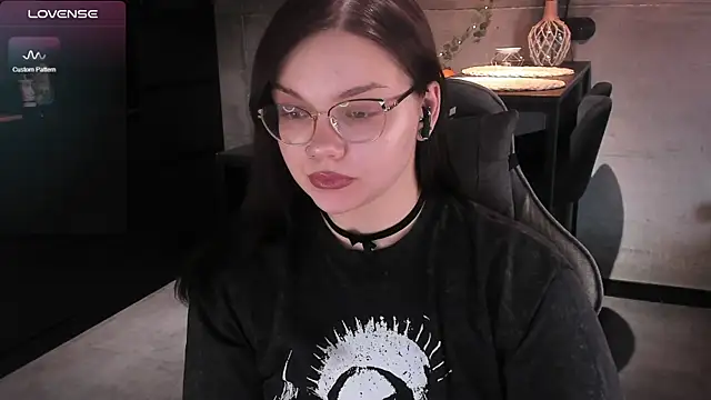 EvaBae online show from March 2025 11:00:02 AM