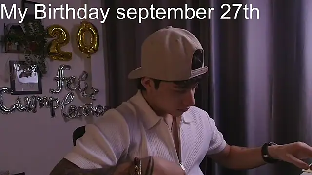 Snapshot of Ares_Dickson chatting on September 2025 10:37:01 PM Ares Dickson online show from September 2025 10:37:01 PM