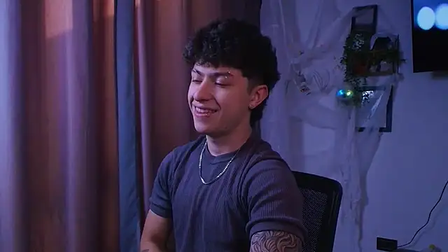 Snapshot of Ares_Dickson chatting on October 2025 09:03:02 PM Ares Dickson online show from October 2025 09:03:02 PM