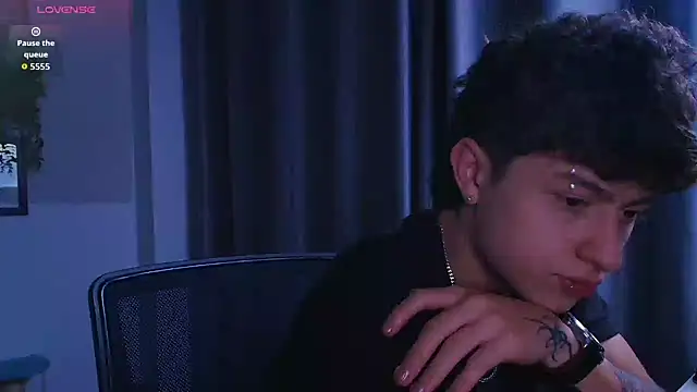 Snapshot of Ares_Dickson chatting on October 2025 05:19:01 AM Ares Dickson online show from October 2025 05:19:01 AM