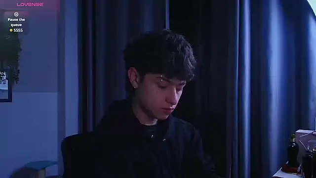 Snapshot of Ares_Dickson chatting on October 2025 03:03:02 AM Ares Dickson online show from October 2025 03:03:02 AM