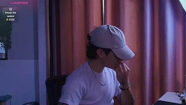 Snapshot of Ares_Dickson chatting on October 2025 08:22:02 PM Ares Dickson online show from October 2025 08:22:02 PM