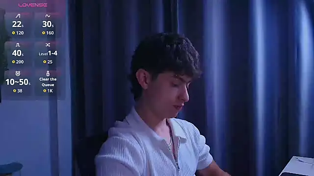 Snapshot of Ares_Dickson chatting on November 2025 01:37:01 AM Ares Dickson online show from November 2025 01:37:01 AM