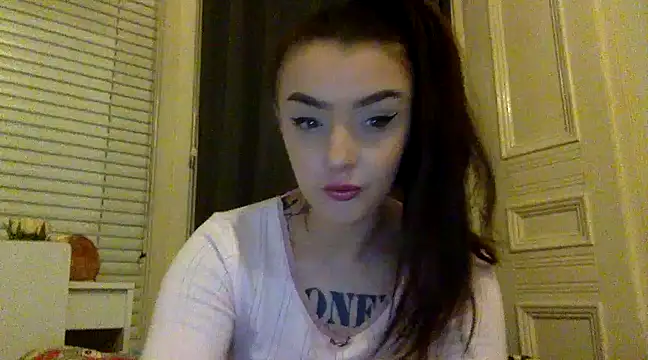 LucyLuxee19 online show from December 2024 05:39:01 PM