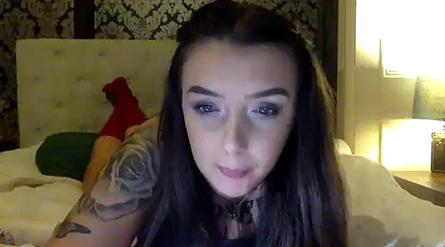 LucyLuxee19 online show from December 2024 07:32:02 PM