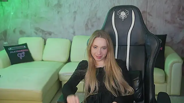 Linda054 online show from October 2025 05:43:02 AM