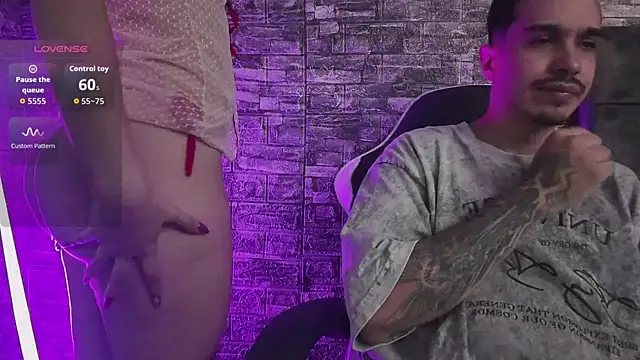 Snapshot of HotCouple_697 chatting on November 2025 06:51:02 PM HotCouple 697 online show from November 2025 06:51:02 PM