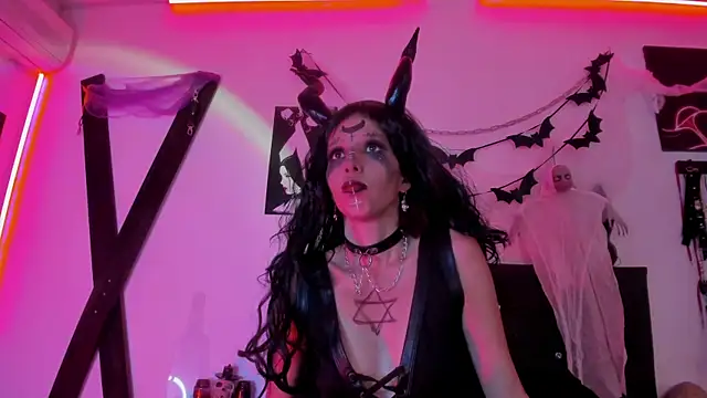 Snapshot of Little_Naughtty chatting on October 2025 01:34:01 PM Little Naughtty online show from October 2025 01:34:01 PM