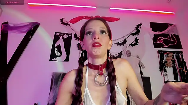 Snapshot of Little_Naughtty chatting on November 2025 04:09:02 PM Little Naughtty online show from November 2025 04:09:02 PM