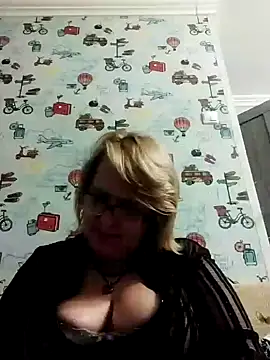 Snapshot of Forest-Lady chatting on February 2025 07:19:02 PM Forest-Lady online show from February 2025 07:19:02 PM