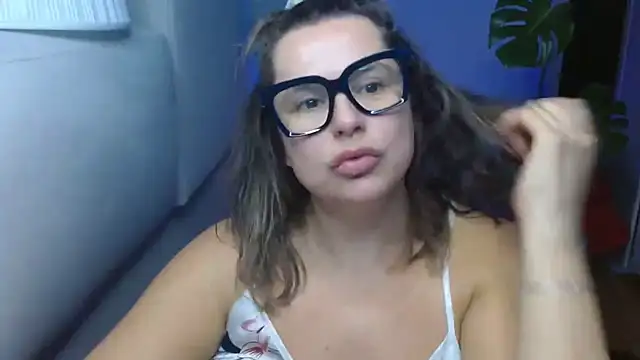 Snapshot of teaseDiana chatting on October 2025 06:01:02 AM teaseDiana online show from October 2025 06:01:02 AM