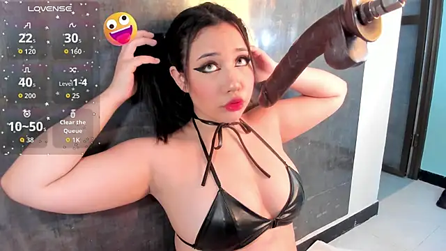 Snapshot of emy_evie chatting on October 2025 06:03:01 PM emy evie online show from October 2025 06:03:01 PM