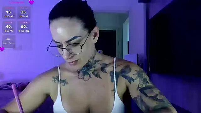 Snapshot of YasmimBrasil chatting on October 2025 09:17:02 PM YasmimBrasil online show from October 2025 09:17:02 PM