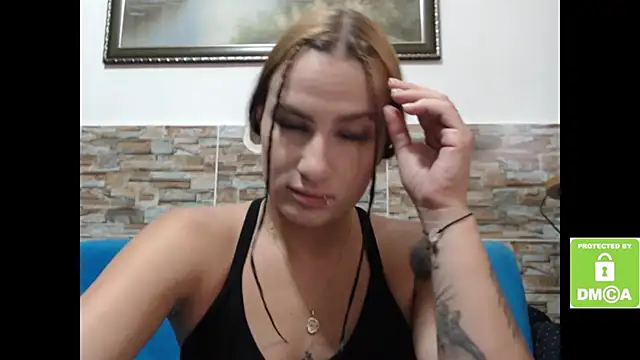 Snapshot of alice_trinity chatting on February 2025 07:47:02 PM alice trinity online show from February 2025 07:47:02 PM