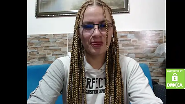 Snapshot of alice_trinity chatting on September 2025 03:46:02 PM alice trinity online show from September 2025 03:46:02 PM