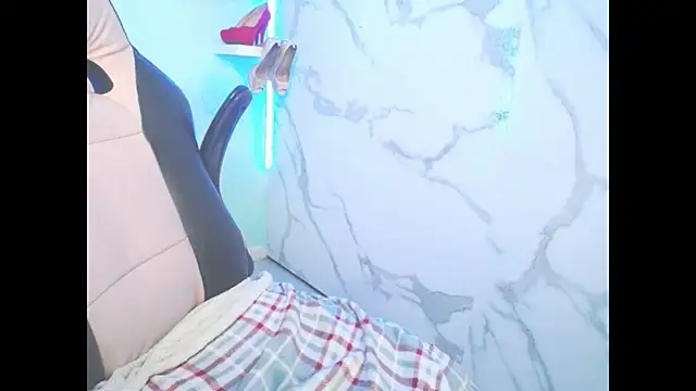 evelyn mature19 online show from February 2025 10:25:01 PM