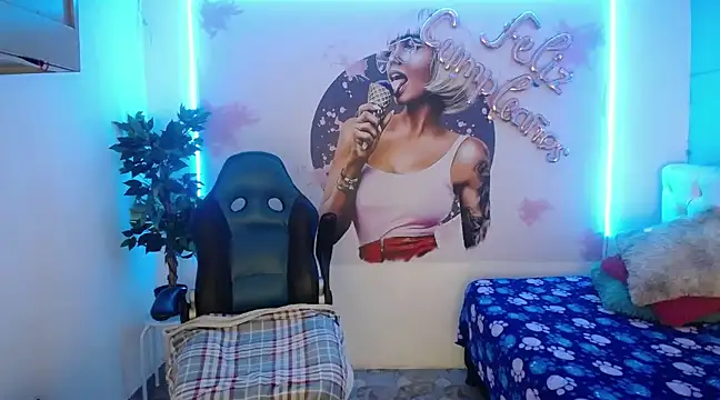 evelyn mature19 online show from February 2025 07:07:01 PM