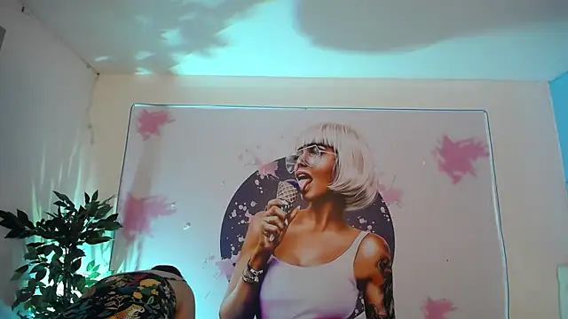 evelyn mature19 online show from October 2025 01:33:02 PM