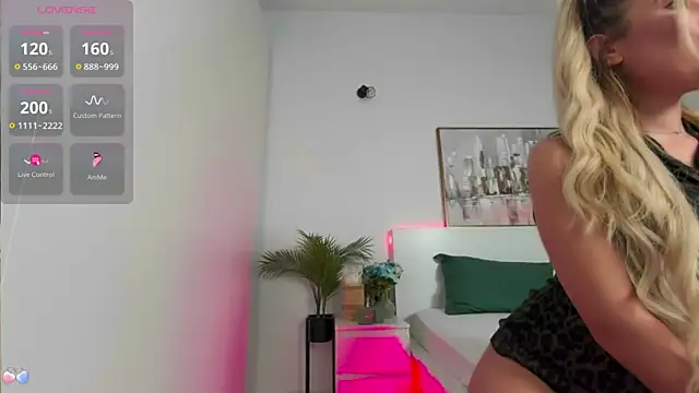 Snapshot of zoey_marie chatting on November 2025 04:17:02 PM zoey marie online show from November 2025 04:17:02 PM