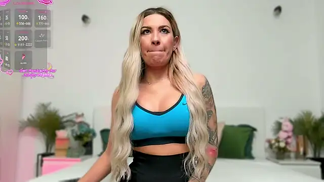 Snapshot of zoey_marie chatting on December 2025 03:29:01 PM zoey marie online show from December 2025 03:29:01 PM