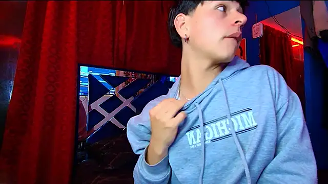 Snapshot of Luke_Howland chatting on September 2025 10:02:01 PM Luke Howland online show from September 2025 10:02:01 PM