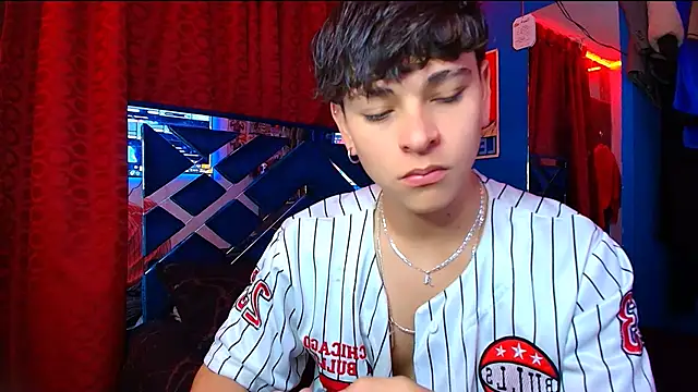 Snapshot of Luke_Howland chatting on October 2025 11:33:01 PM Luke Howland online show from October 2025 11:33:01 PM